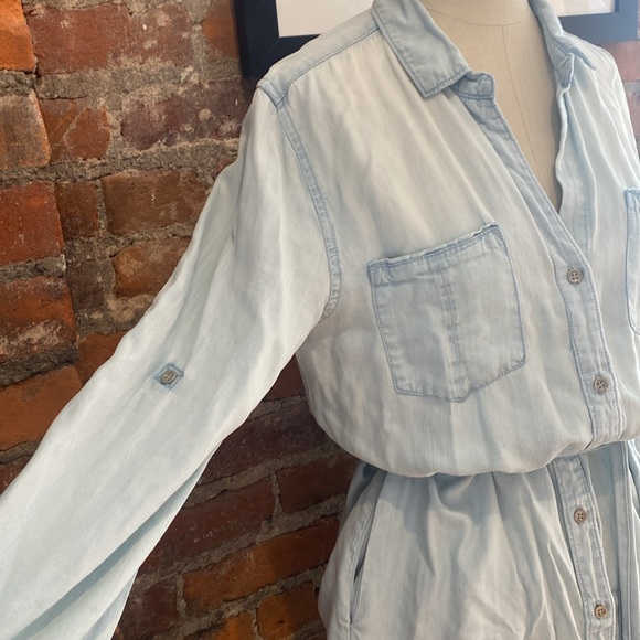 Velvet Heart light denim style button down dress - Picture 3 of 9